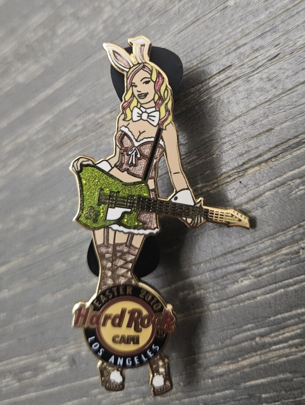 Hard Rock Cafe Los Angeles Grn Glitter Guitar Easter 2010 Bunny Girl Enamel Pin